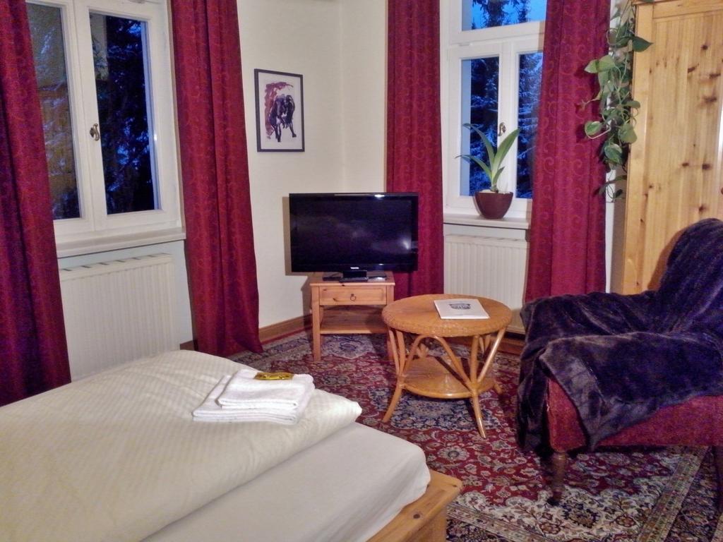 Pension & Gastehaus Villa Kuhn Цайц Номер фото