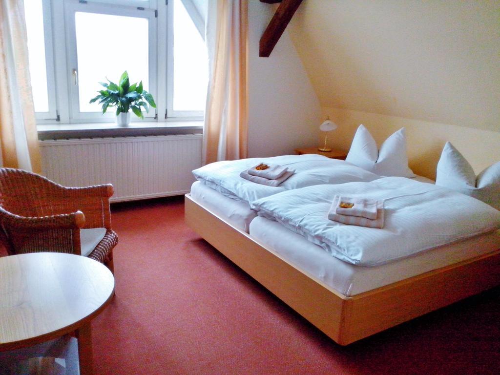 Pension & Gastehaus Villa Kuhn Цайц Номер фото